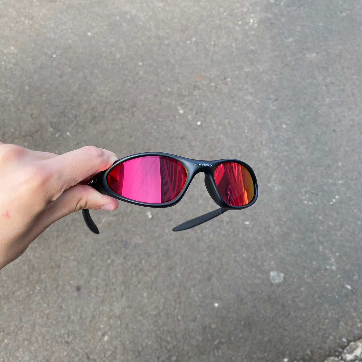 Minute Black Lentes Ruby